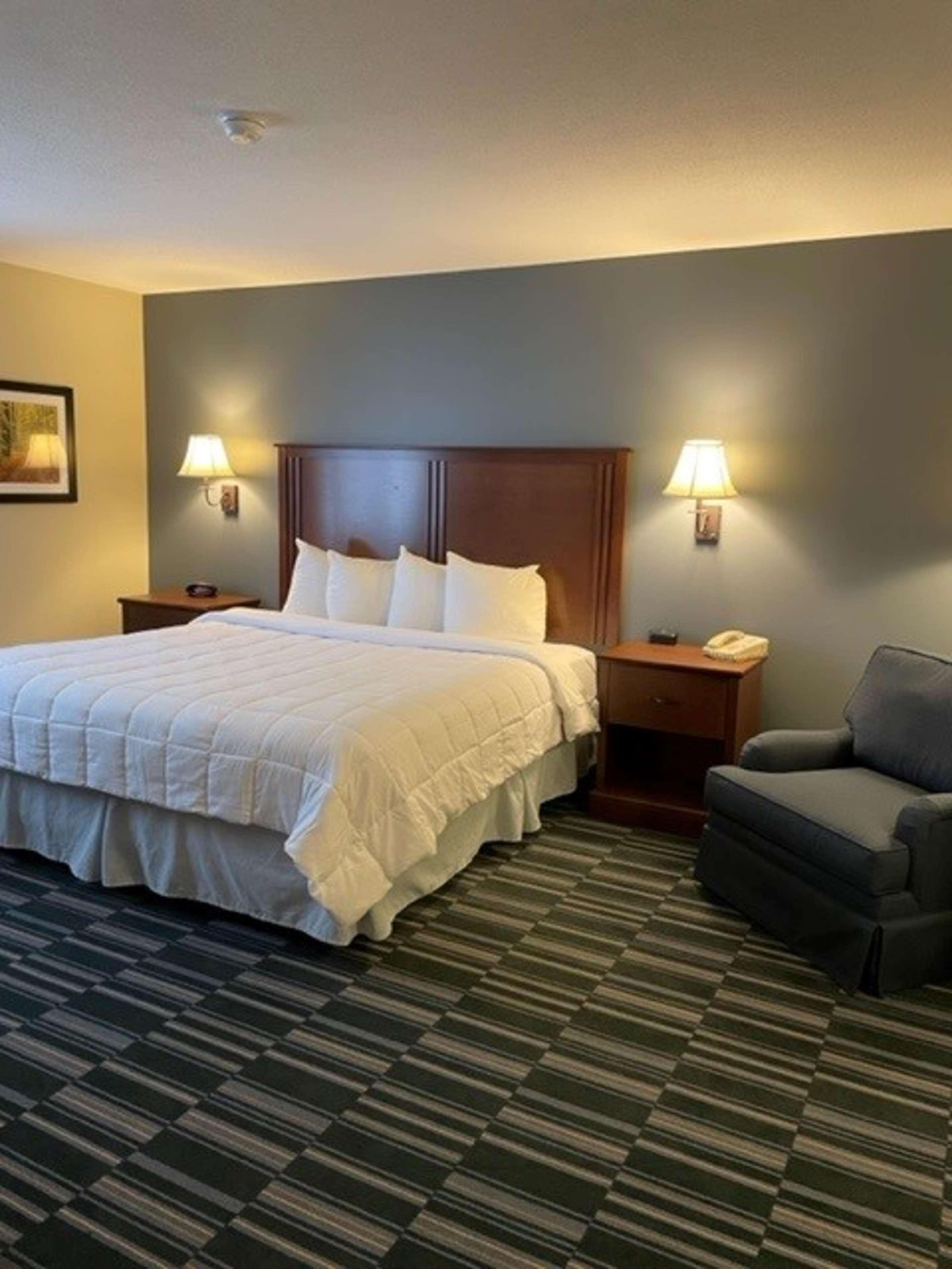Best Western Inn Rice Lake Екстериор снимка