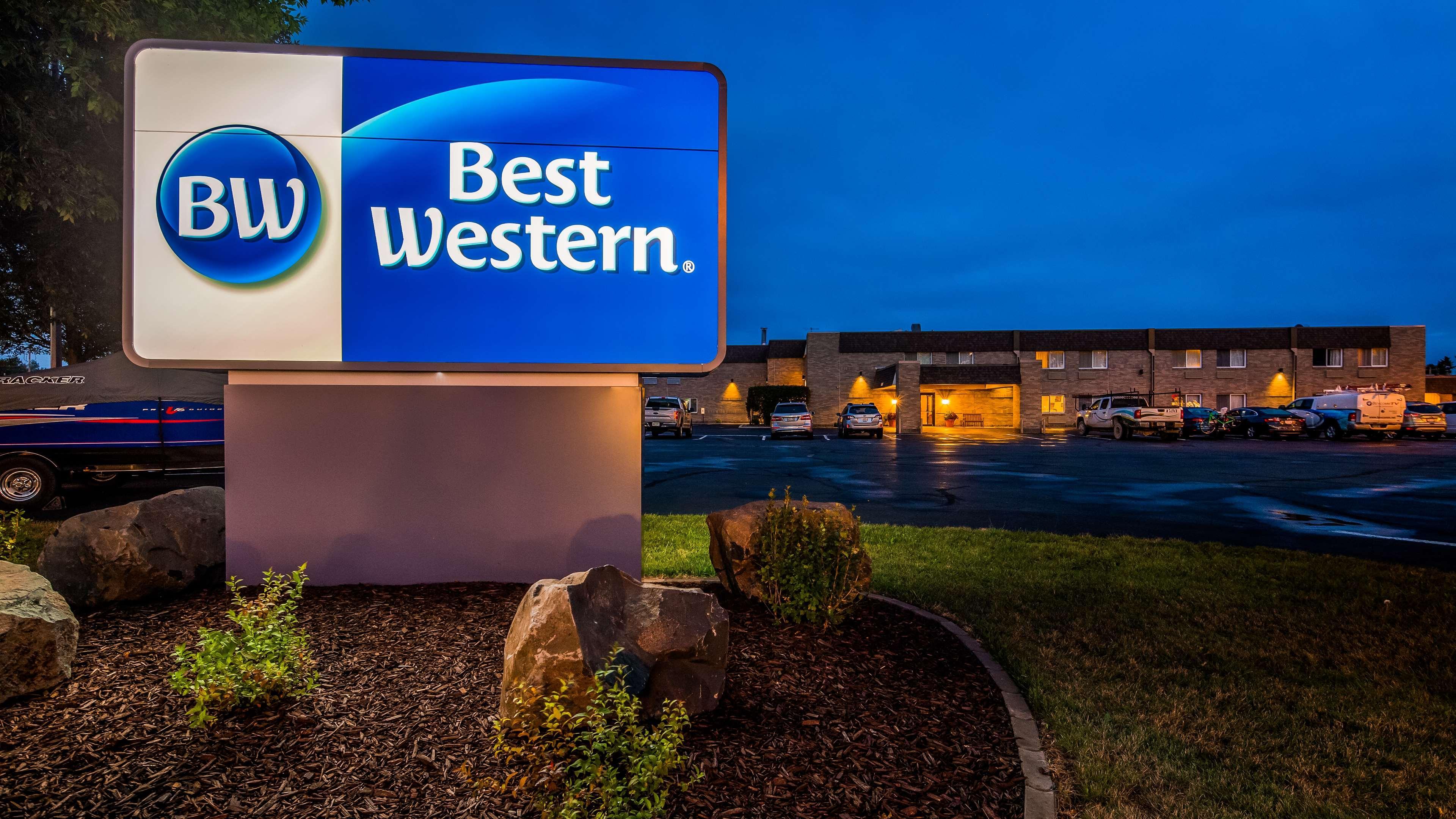 Best Western Inn Rice Lake Екстериор снимка