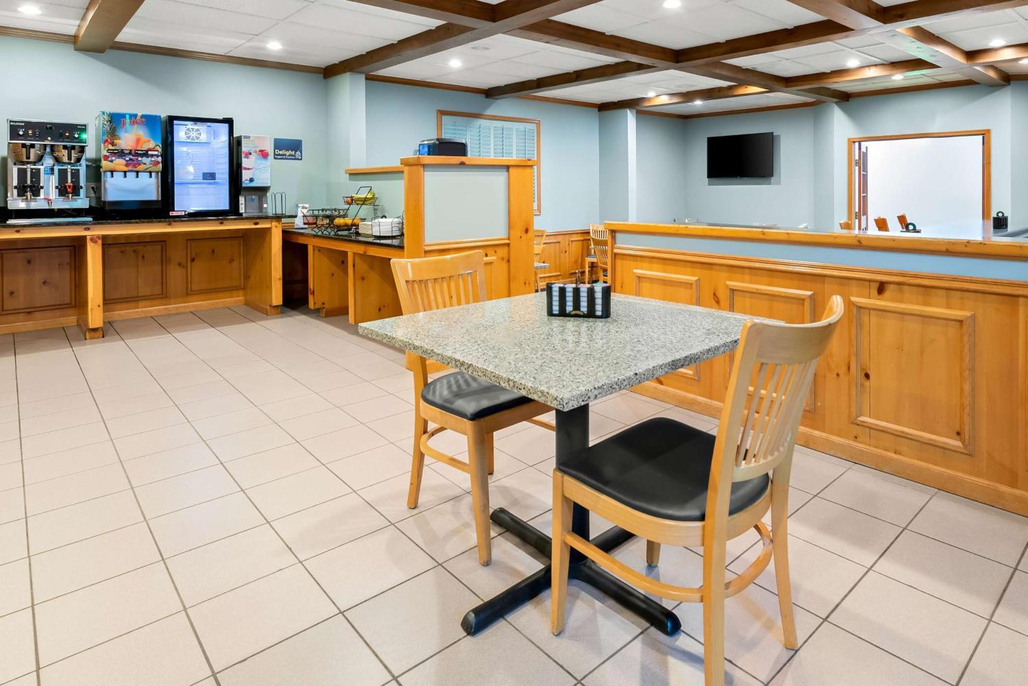 Best Western Inn Rice Lake Екстериор снимка