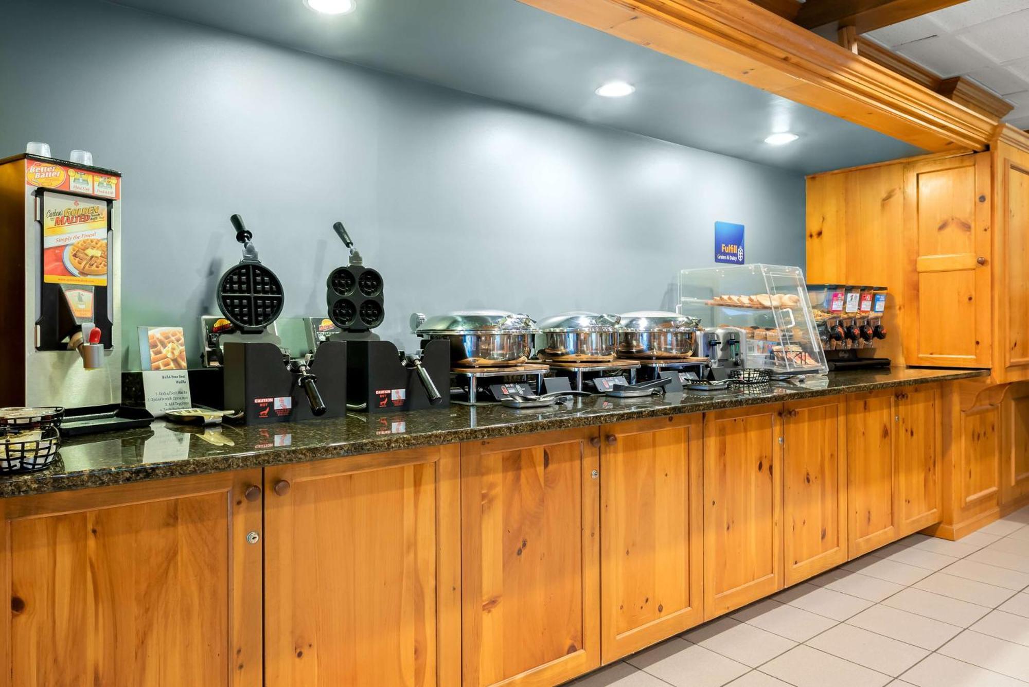Best Western Inn Rice Lake Екстериор снимка